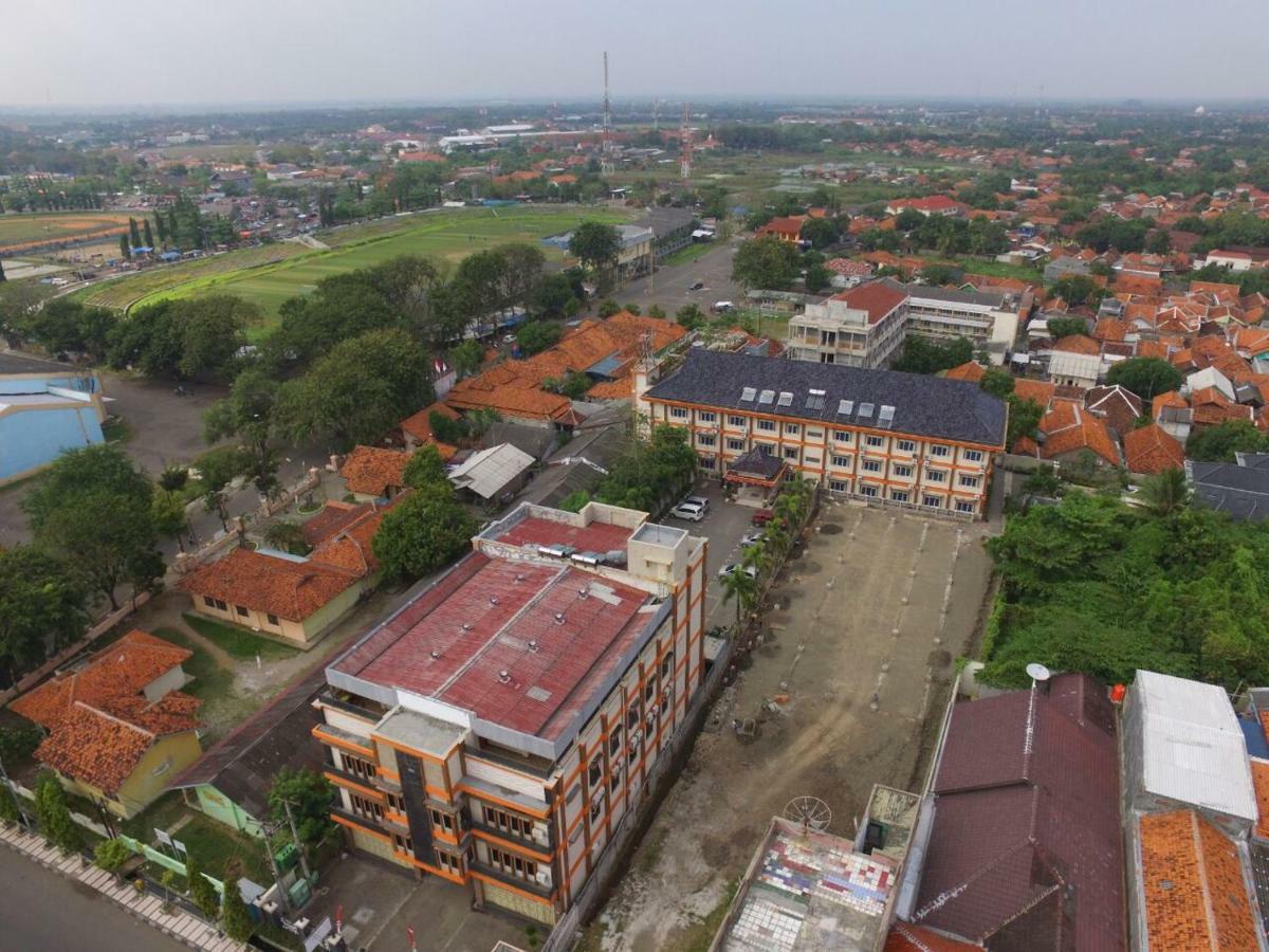 Hotel Wiwi Perkasa 2 Indramayu Exterior foto